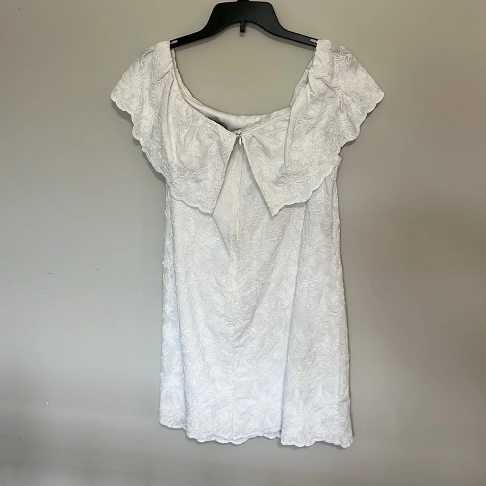 EUC Lauren Ralph Lauren Off the Shoulder White with floral design Dress Size 14P - Picture 5 of 7